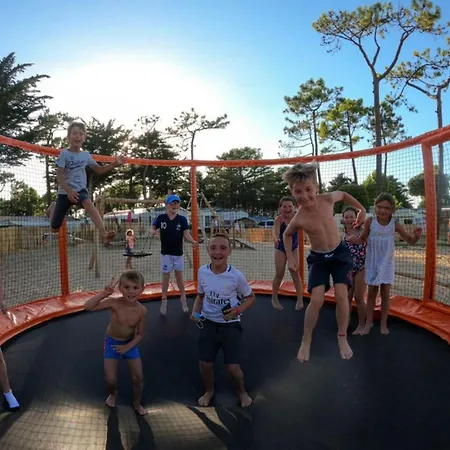 营地 Mobil Spacieux Pour 6 Avec Terrasse - Api-1-52-1464