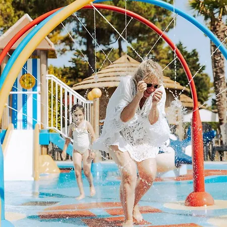 Mobil Spacieux Pour 6 Avec Terrasse - Api-1-52-1464 营地 圣让-德蒙