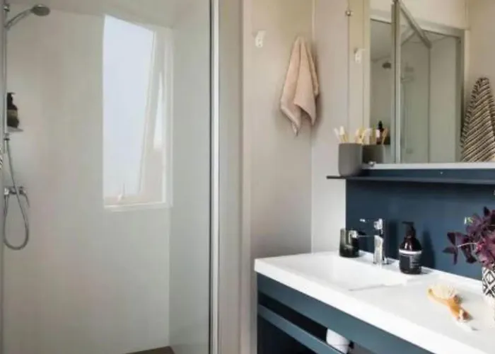 Mobil Spacieux Pour 6 Avec Terrasse - Api-1-52-1464 * Saint-Jean-de-Monts