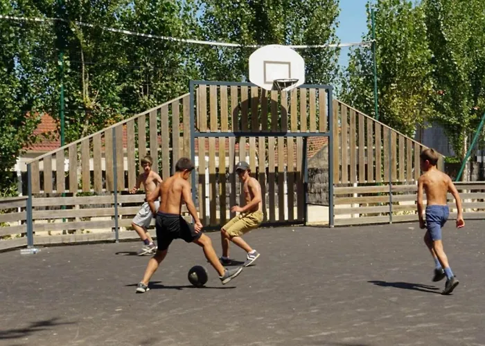 Camping Mobil Spacieux Pour 6 Avec Terrasse - Api-1-52-1464