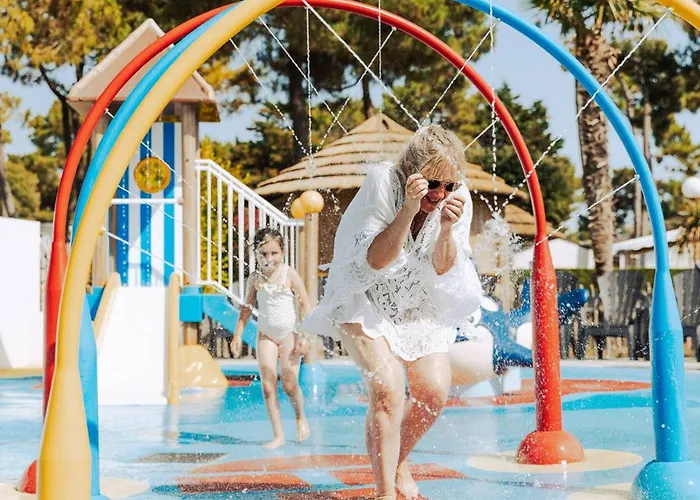 Mobil Spacieux Pour 6 Avec Terrasse - Api-1-52-1464 Camping Saint-Jean-de-Monts